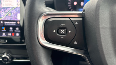 Volvo XC40 2.0 B4P Ultimate Dark 5dr Auto Petrol Estate